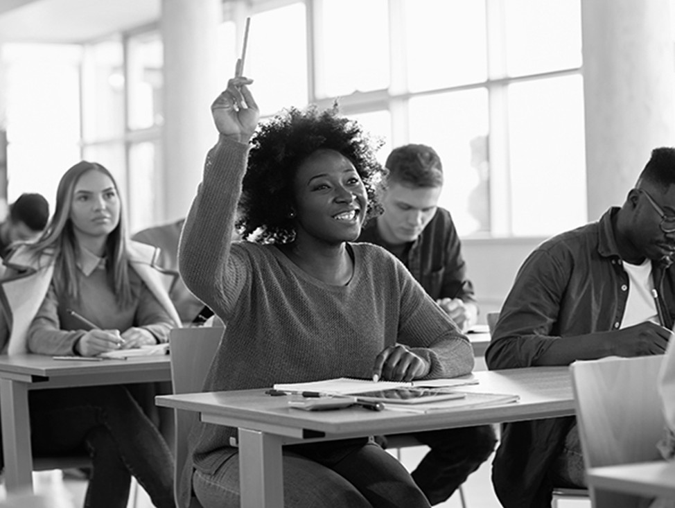 Müasir təhsilin rəqəmsal və fərdiləşdirilmiş üsullarını əks etdirən görüntü